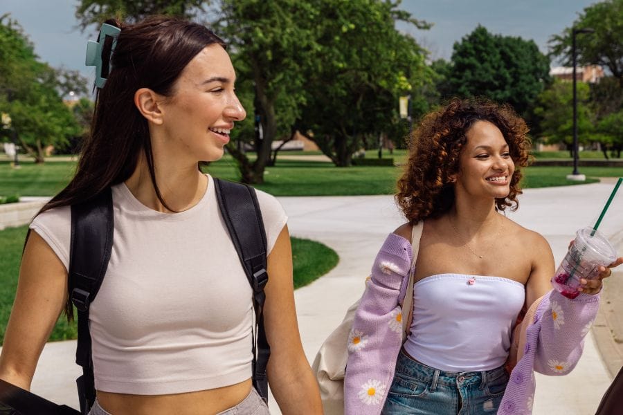 How To Make New Friends (When It Feels Almost Impossible) 5 How To Make New Friends When It Feels Almost Impossible