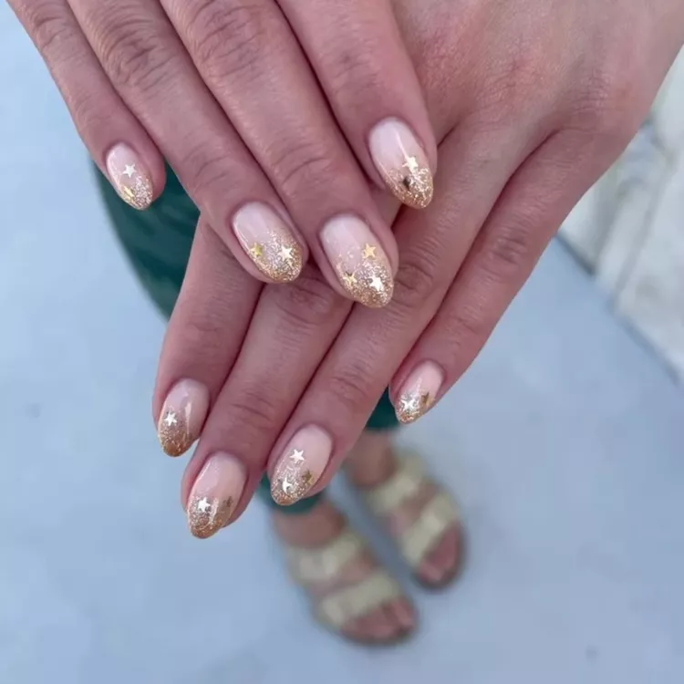 New Year'S Eve Nails: 20 Sparkly Designs For Nye 19 New Years Eve Nails 20 Sparkly Designs For Nye