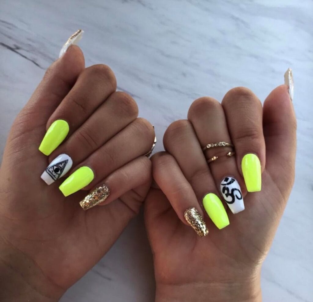 New Year'S Eve Nails: 20 Sparkly Designs For Nye 14 New Years Eve Nails 20 Sparkly Designs For Nye