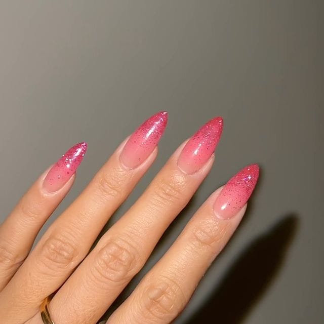 25+ Red Christmas Nails That'Ll Make You Feel Festive Af 21 Red Christmas Nails 1