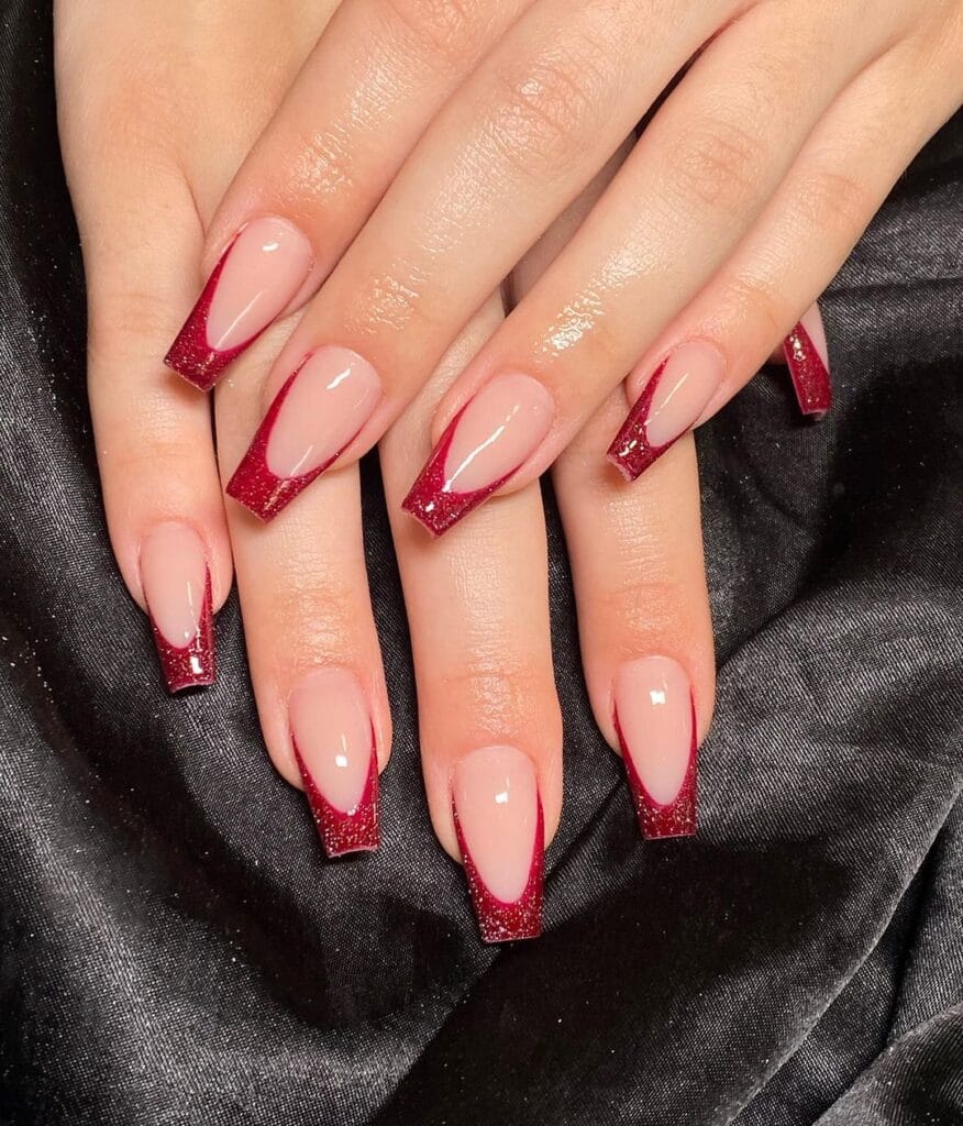25+ Red Christmas Nails That'Ll Make You Feel Festive Af 26 Red Christmas Nails 18