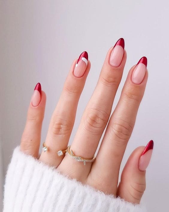 25+ Red Christmas Nails That'Ll Make You Feel Festive Af 18 Red Christmas Nails 21