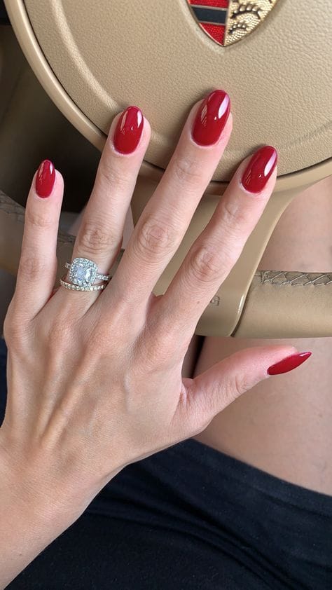 25+ Red Christmas Nails That'Ll Make You Feel Festive Af 19 Red Christmas Nails 22