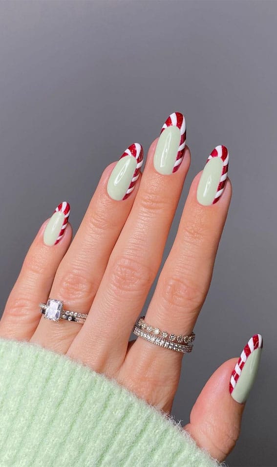 25+ Red Christmas Nails That'Ll Make You Feel Festive Af 11 Red Christmas Nails 5