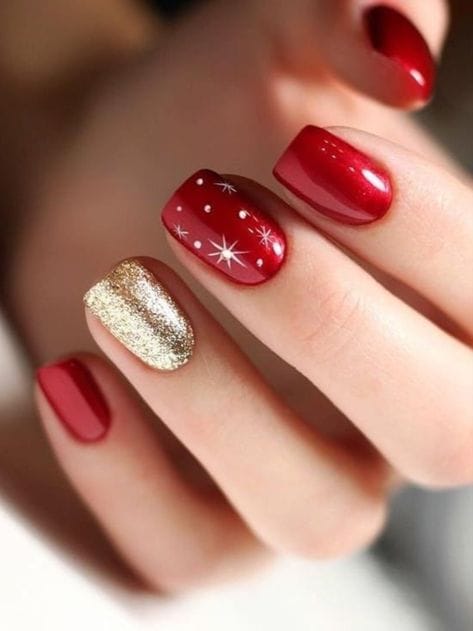 25+ Red Christmas Nails That'Ll Make You Feel Festive Af 5 Red Christmas Nails Gold